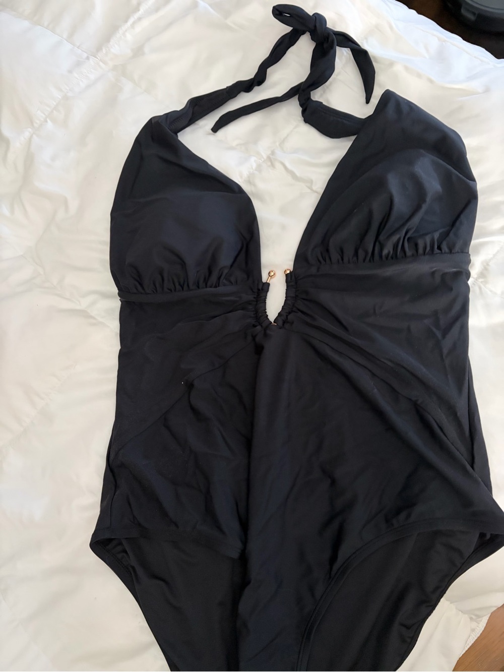 Cupshe Black Halter One-Piece Swimsuit with Keyhole Detail